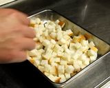 A picture of step 3 of Easy Croutons.