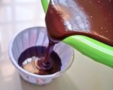 Gambar langkah 2 resipi Kek Coklat Cawan Mama!.
