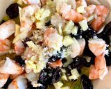 Une image de l'étape 1 de Pâtes, crevettes, tomates, etc.