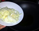 A picture of step 2 of Fried chorizo and cabbage.