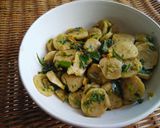 Foto langkah ke 5 dari resep Tumis Bakso Cabe Ijo.