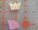 A picture of step 4 of Sakura & Doll's Festival Character Bento Hello Kitty.