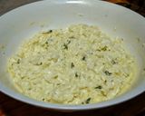A picture of step 4 of White Pizza Sauce.