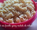 Foto langkah ke 10 dari resep Fusilli Panggang Saos Bakso Kepiting ala Rianti Kitchen.