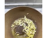 Foto langkah ke 2 dari resep Creamy Pasta Carbonara.