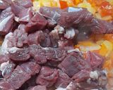 Foto del paso 2 de la receta: Cazuela de lomo, hongos de pino y papines de la quinta