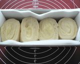 A picture of step 16 of Rolled Bread with Cream.