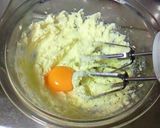A picture of step 2 of Matcha Milk Chocolate Chip Cookies.