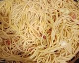 Foto del passaggio 3 della ricetta Spaghetti alla carbonara con prosciutto crudo