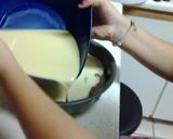 A picture of step 5 of Chocoflan.