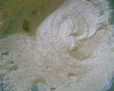 A picture of step 4 of Moist Crispy Sour-cream Cake.