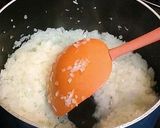 A picture of step 2 of Meat Sauce Made from Canned Tomatoes.