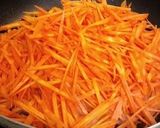 A picture of step 2 of Slightly Sweetened Carrot Shirishiri.