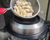 Hình bước làm 3 của món Sữa đậu phộng rang + ý dĩ + hạnh nhân 🥜🥜🥜🫘