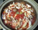 A picture of step 4 of Tomato Hot Pot.
