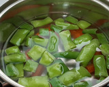 Foto del paso 2 de la receta: Ensalada de pollo macerado en salsa de soja