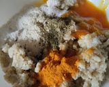 Foto del paso 1 de la receta: "Pizza" con base de coliflor al sartén🍕🧀🍖🥫🍅