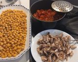 Foto del paso 3 de la receta: Garbanzos de bote al Pil pil con Caballa, Piquillos y arena de Olivas negras