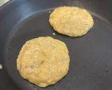 A picture of step 2 of [3 Ingredients] Banana Oat Pancake🥞.