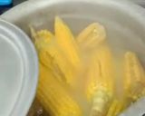 A picture of step 1 of Simple boiled salted corn on the cob.