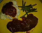 A picture of step 5 of Swiss steak.