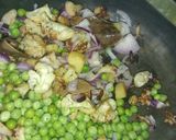 वेज पुलाव (Veg Pulao recipe in hindi) रेसिपी चरण 2 फोटो