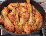 Foto del paso 7 de la receta: Muslos de pollo fritos con vino y limón