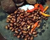 Foto langkah ke 2 dari resep Sambal Rujak Kacang.