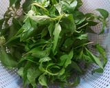 Hình bước làm 1 của món Canh giò heo lá é