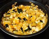 Foto del paso 3 de la receta: Tortilla de chorizo con verduras