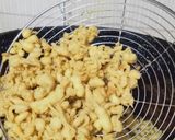A picture of step 5 of Frozen Pakoray and Pakoray Bondi.