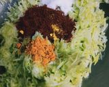 A picture of step 2 of Dudhi/Lauki thepla.