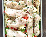 Foto del paso 5 de la receta: Pollo al limón en cama de verduras