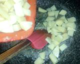 A picture of step 2 of Garlic macroni chaat.