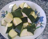 Foto del paso 1 de la receta: Crema de Calabacín, Patatas y Quesitos