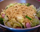 A picture of step 2 of Napolitan-style Yakisoba Noodles.