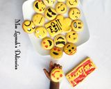 A picture of step 8 of Emoji Cookie's.