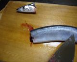 A picture of step 5 of How to Filet a Pacific Saury (Sanma).
