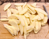 Foto del paso 6 de la receta: Pastel de manzana, pasas y nueces tipo alemán