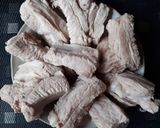 Hình bước làm 1 của món SƯỜN non chiên nước mắm