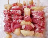 A picture of step 4 of This is Cheap! Unpretentious Fried Meat Skewers with Fresh Ginger.