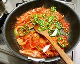 A picture of step 5 of Showa-era Retro Style - Old Fashioned Pasta Napolitan.