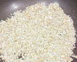 A picture of step 2 of Healthy Breakfast Oats Porridge.