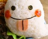 A picture of step 3 of Easy Ghost Onigiri Rice Ball: Halloween Themed Charaben.