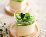 A picture of step 9 of Kiwi and Mousse No-Bake Cheesecake.