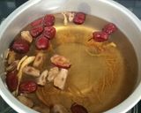 Foto langkah ke 1 dari resep Teh Kurma Merah.