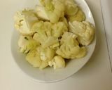 A picture of step 1 of Andry's Cauliflower with Paprika.
