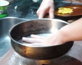 A picture of step 3 of Patacones.