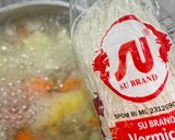 Foto langkah ke 4 dari resep Sayur Bening Timun Wortel Soun.