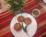 A picture of step 6 of Crispy Sabudana tikki made with leftover sabudana khichdi and falahari chutney.